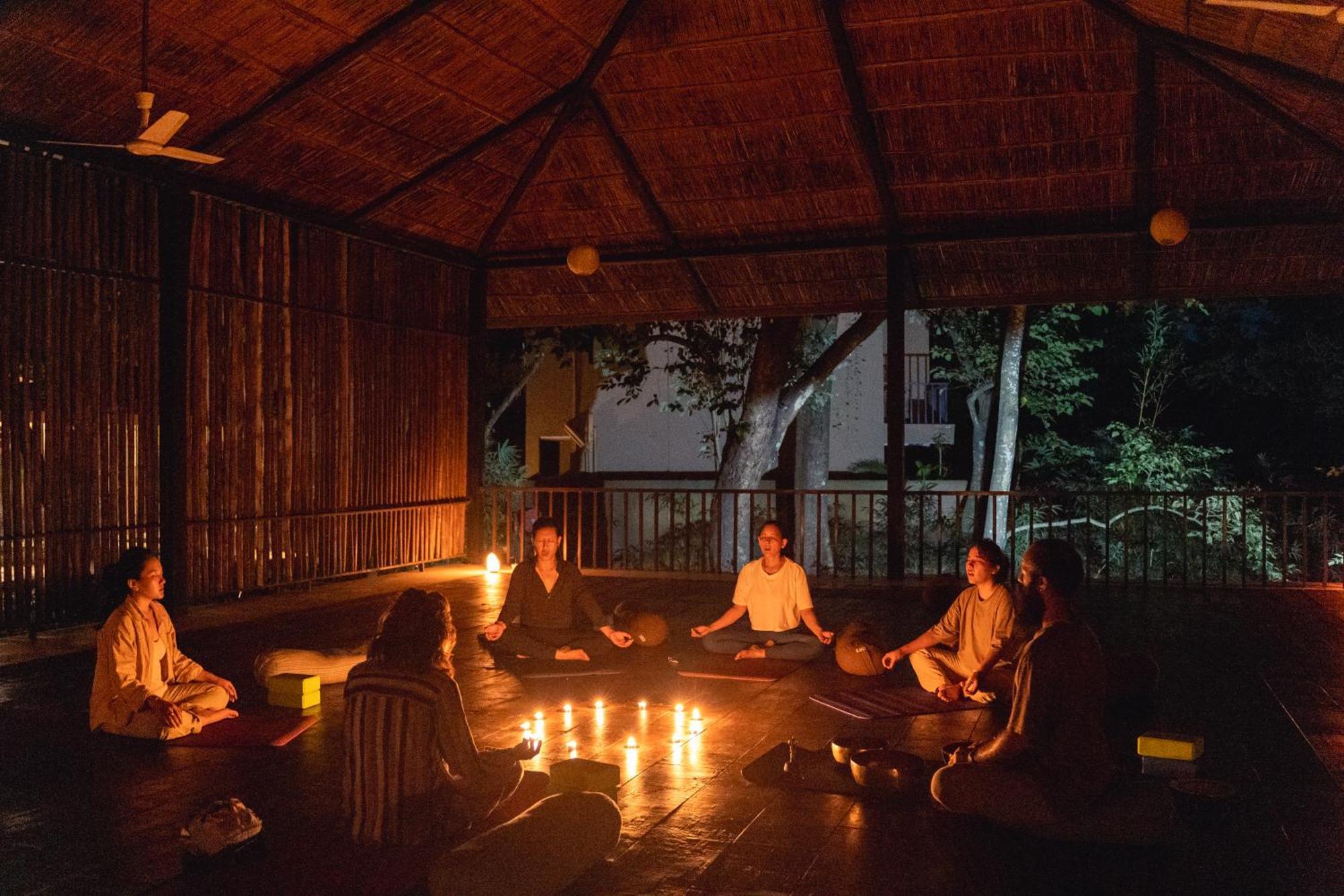 Hotel Kasara Chitwan Patlahara Exteriér fotografie