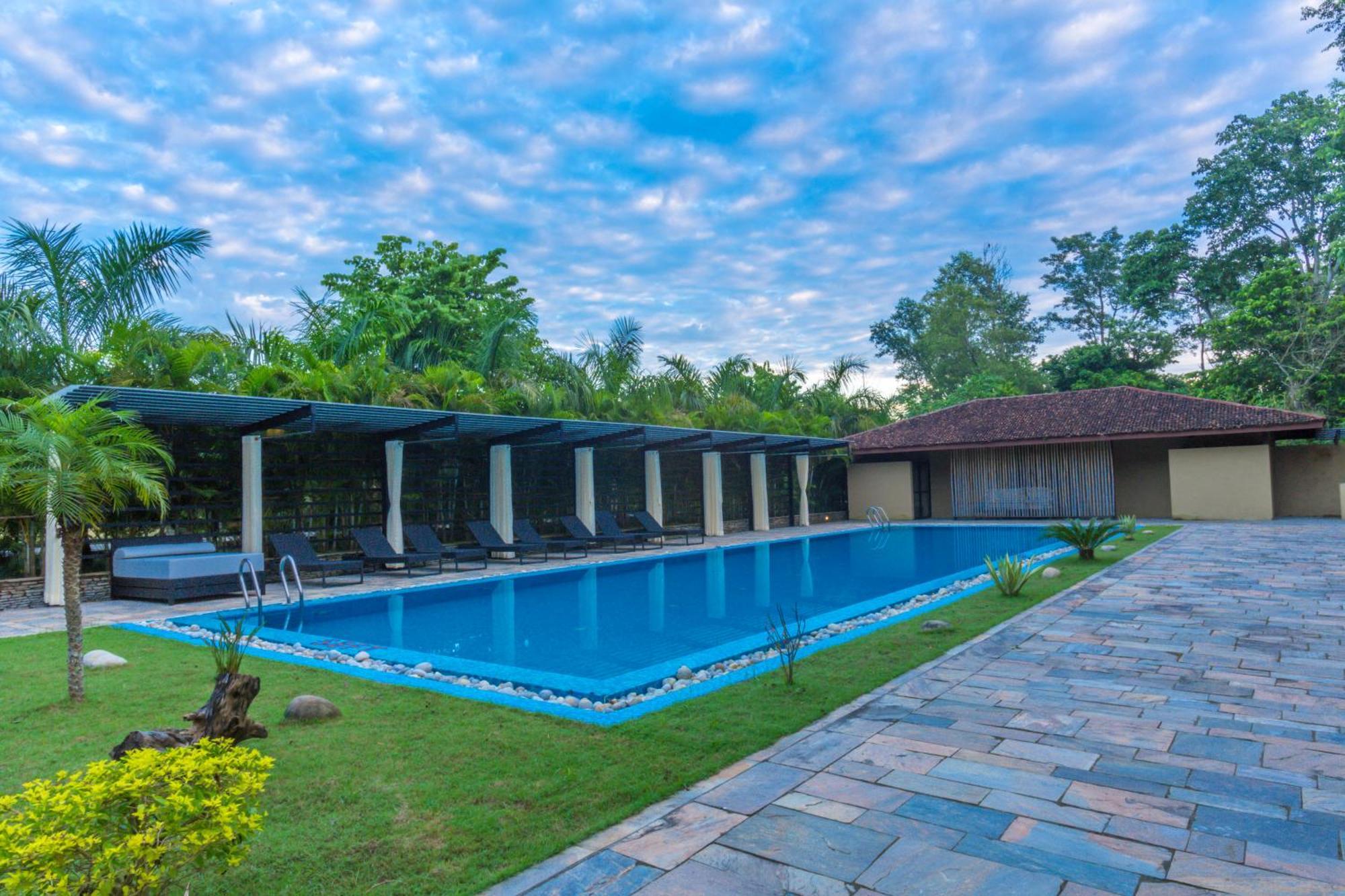 Hotel Kasara Chitwan Patlahara Exteriér fotografie